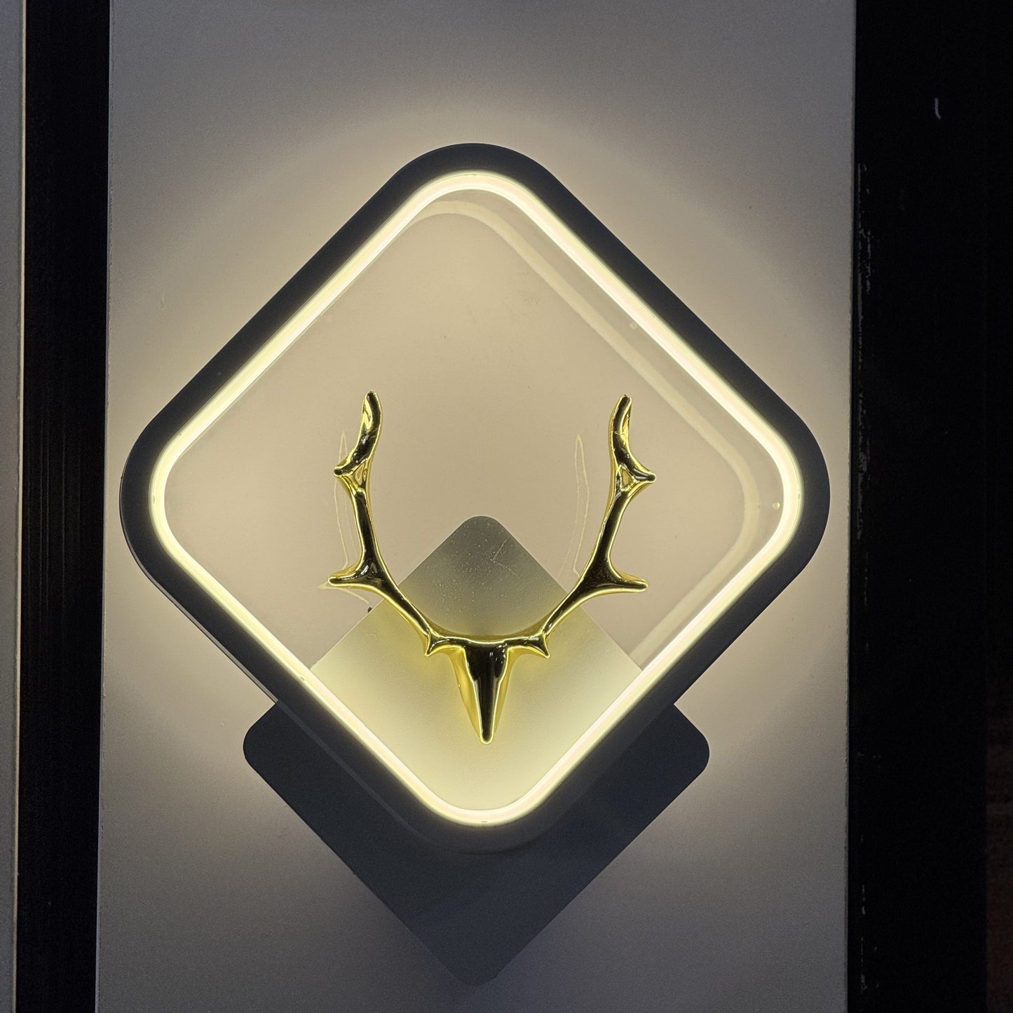 Premium Markhor LED Wall Light (White)