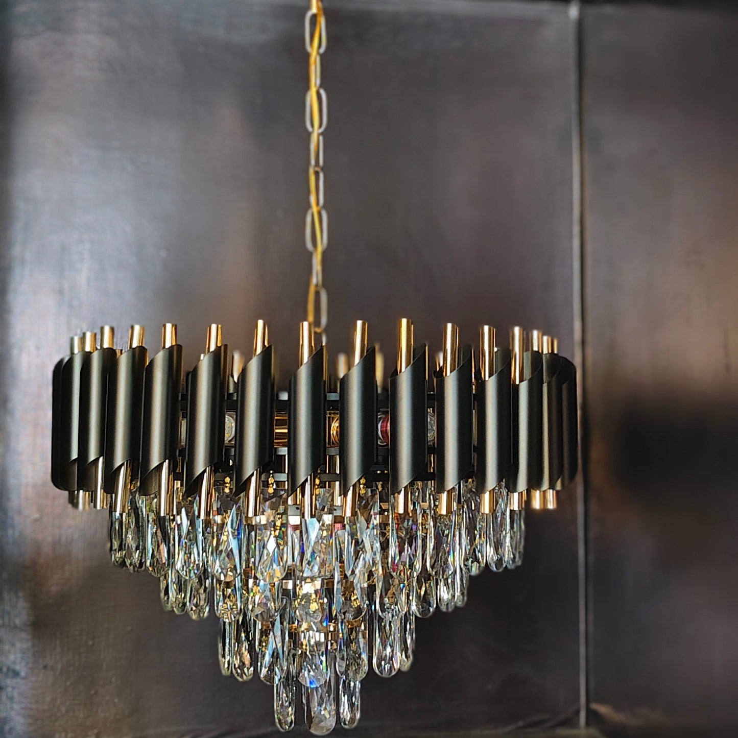 Crystal Chandelier – Black & Gold Elegance for a Luxurious Ambiance