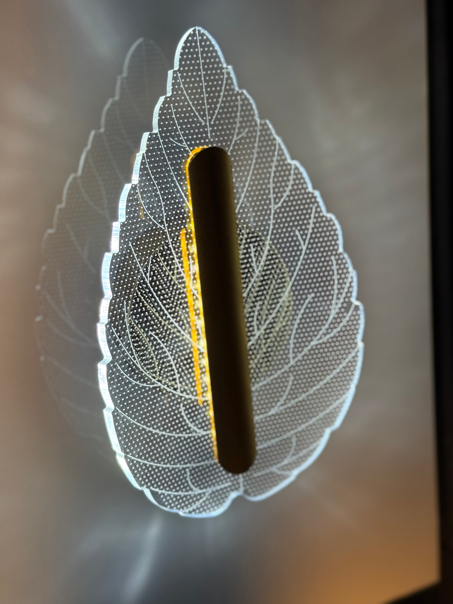Leaf Shape 3D Wall Lamp – Metal Frame with Acrylic Glass