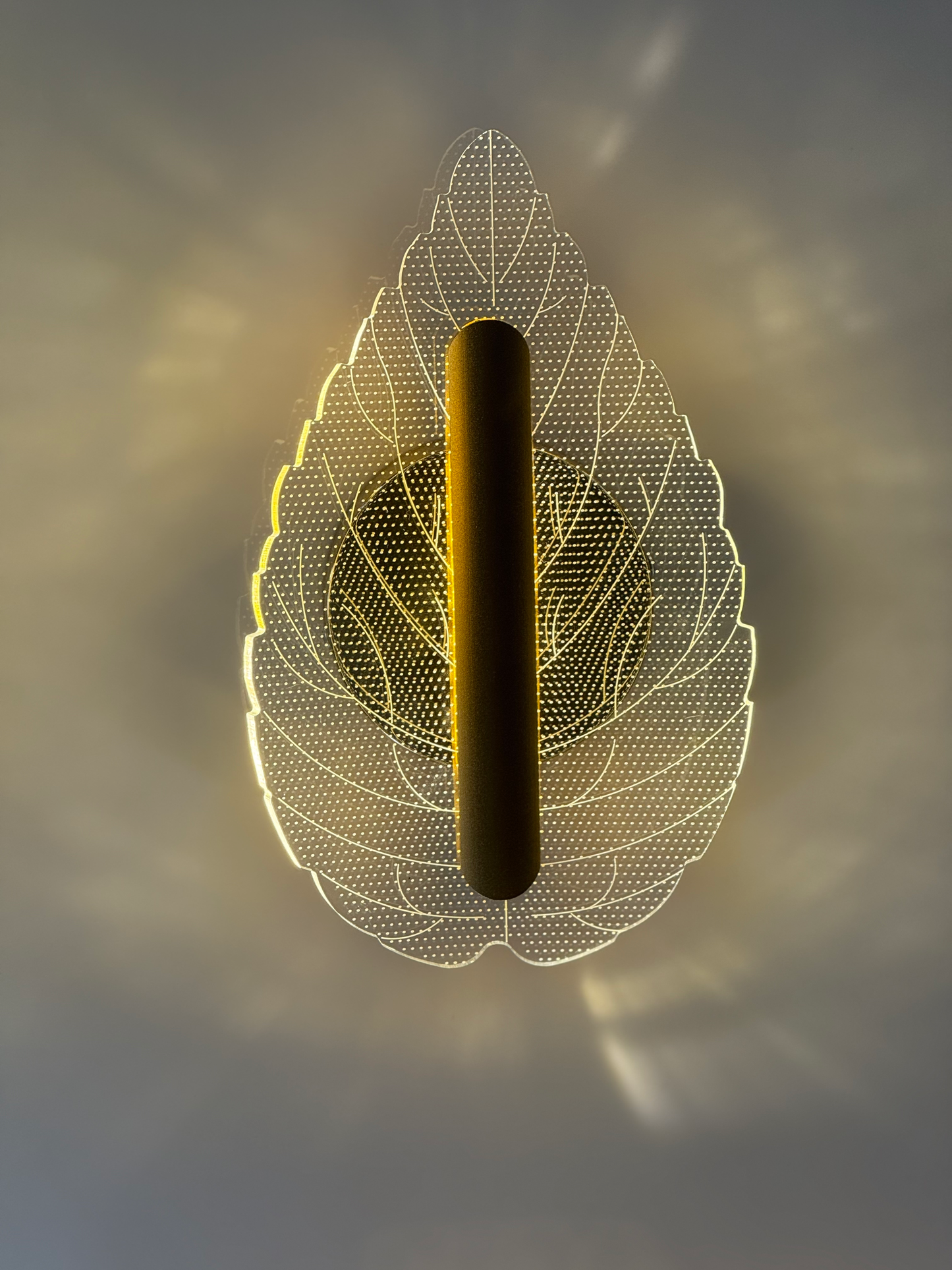 Leaf Shape 3D Wall Lamp – Metal Frame with Acrylic Glass